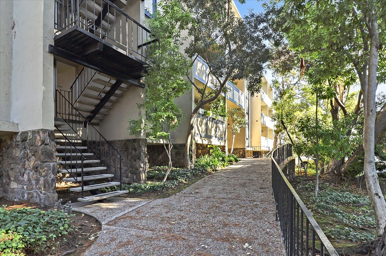 Photo - 955 Shorepoint Ct (Alameda, CA)