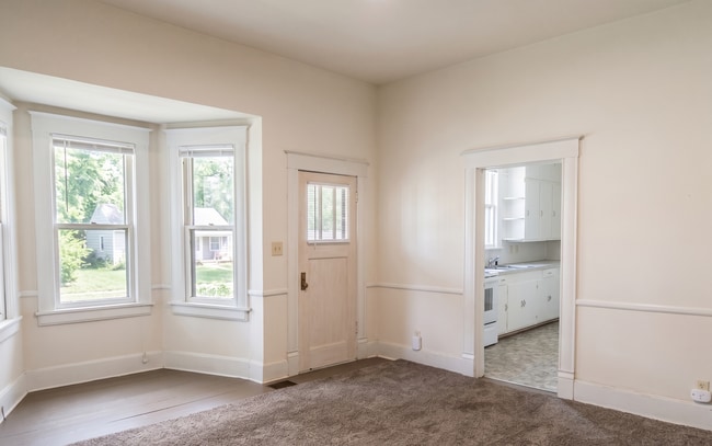 Building Photo - Charming 3 Bedroom Near MSU