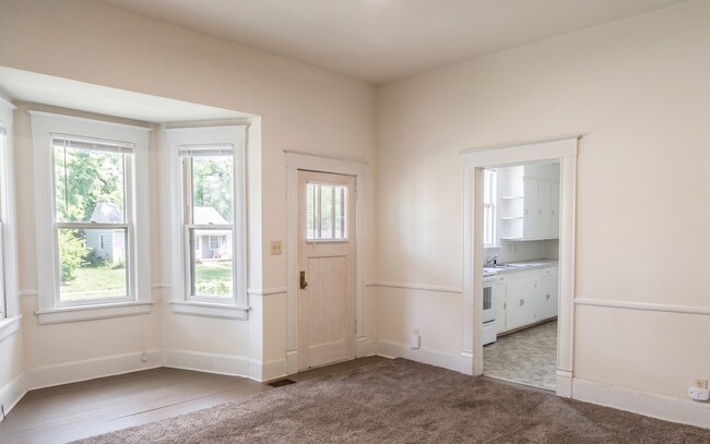 Foto del edificio - Charming 3 Bedroom Near MSU