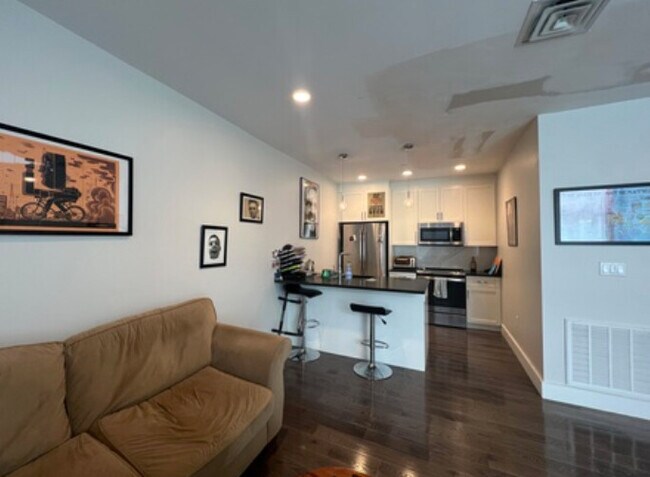 Foto del edificio - 438 McGrath Hwy