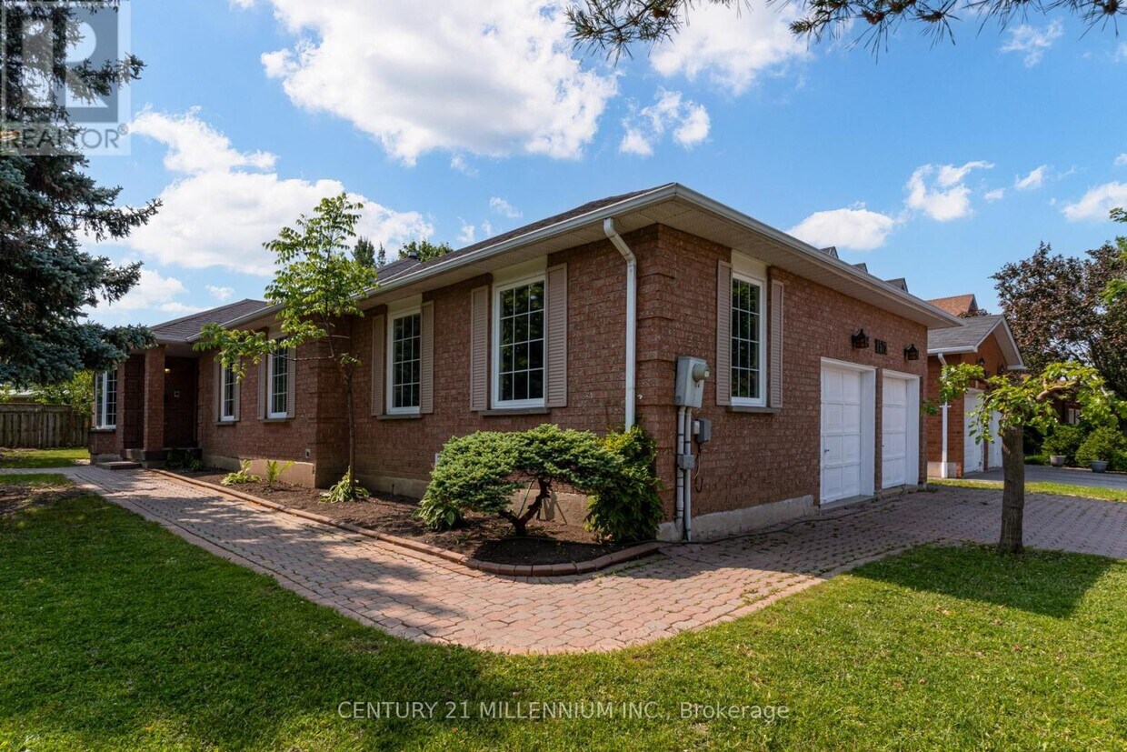 Primary Photo - 1572 Cartier Ct