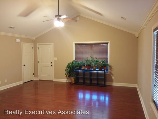 Building Photo - 6030 Whisper Ridge Ln