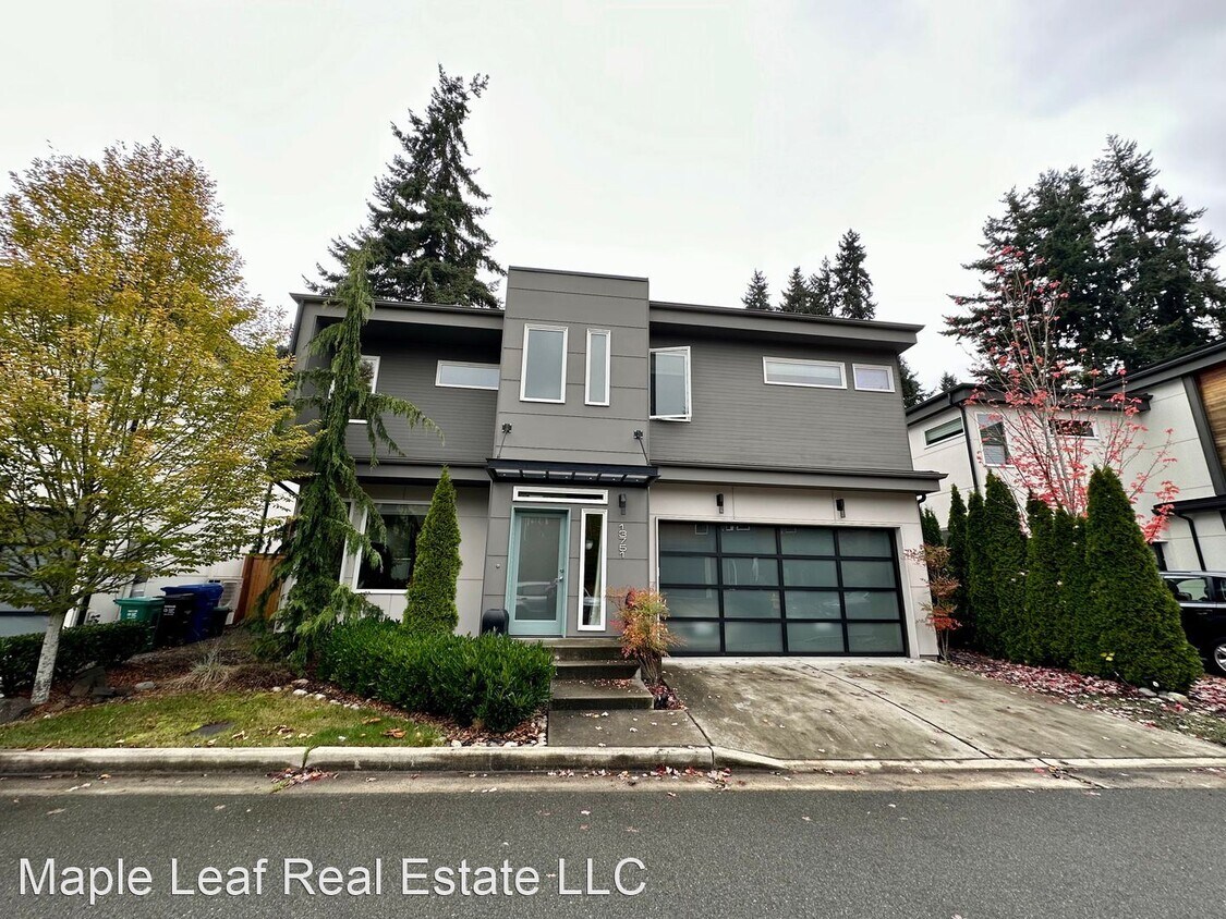 Primary Photo - 4 br, 2.5 bath House - 13751 Wayne Pl. N.