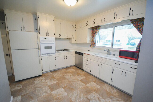 Foto del edificio - 3br ranch style home near Sunset Terrace Elementary!