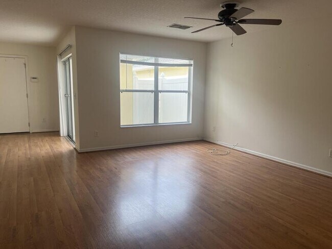 Foto del edificio - 12605 Tanja King Blvd