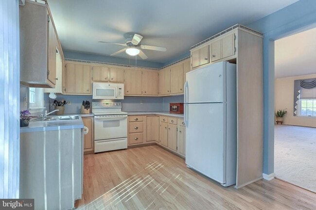 Building Photo - 4100 Nantucket Dr