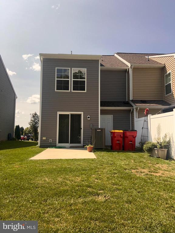 Building Photo - 646 Thumper Dr