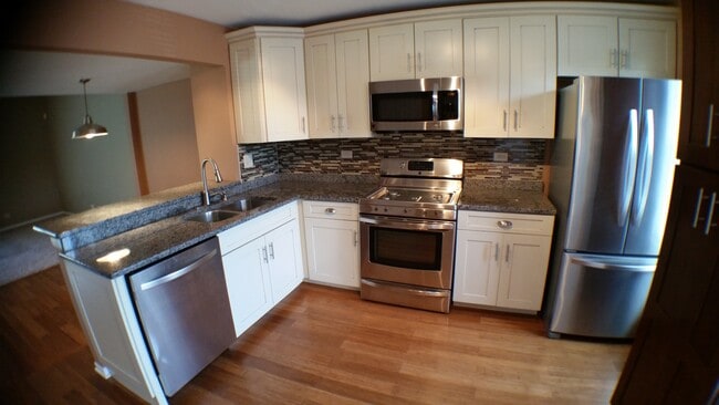 Building Photo - 118 W 67th St
