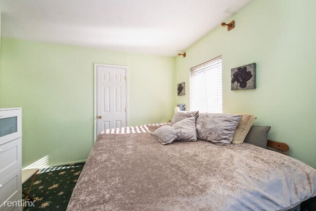 Foto del edificio - 3 br, 3 bath Townhome - 19 rockaway rd