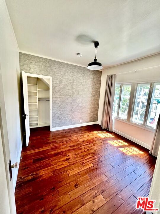Building Photo - 256 S Orange Dr