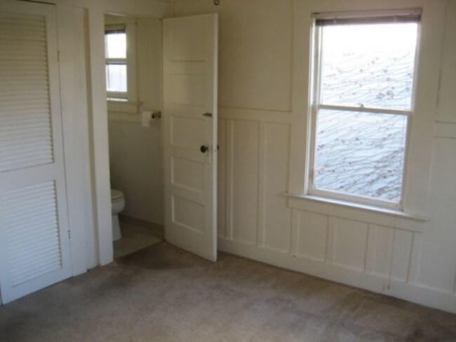 Building Photo - 108 Park Pl