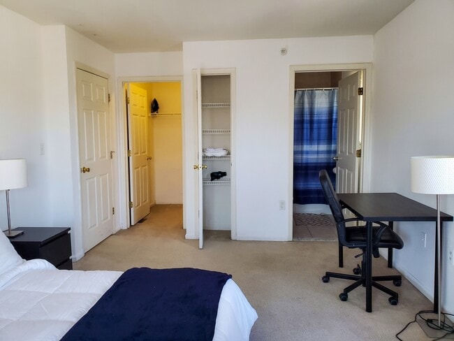 Foto del edificio - 889 Green St