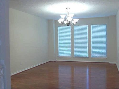Building Photo - 7 Knoll Pines Ct