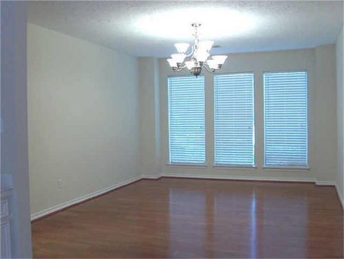 Foto del edificio - 7 Knoll Pines Ct