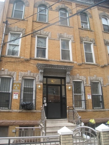 Building Photo - 355 Stockholm St