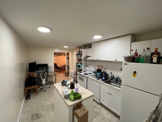 Foto del edificio - 123 Sewall Ave