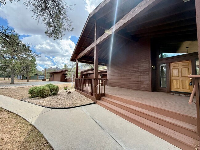 Foto del edificio - Custom home on 3 acres in Williamson Valley