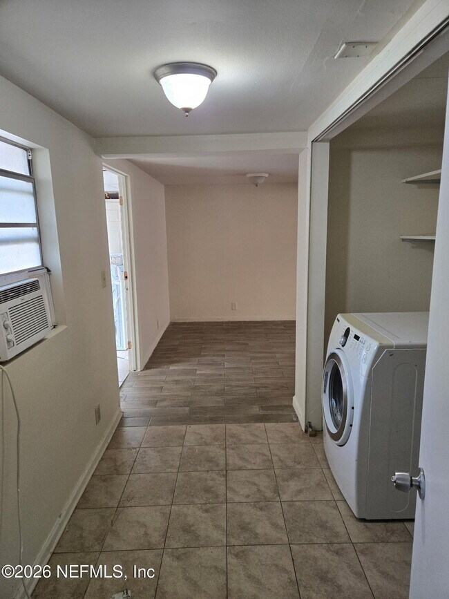 Foto del edificio - 1268 Peacefield Dr