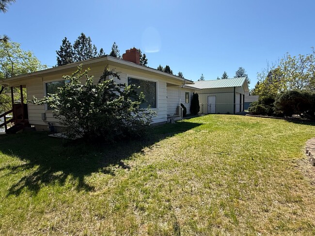 Foto del edificio - 5 Bedroom Home Available In Spokane Valley!
