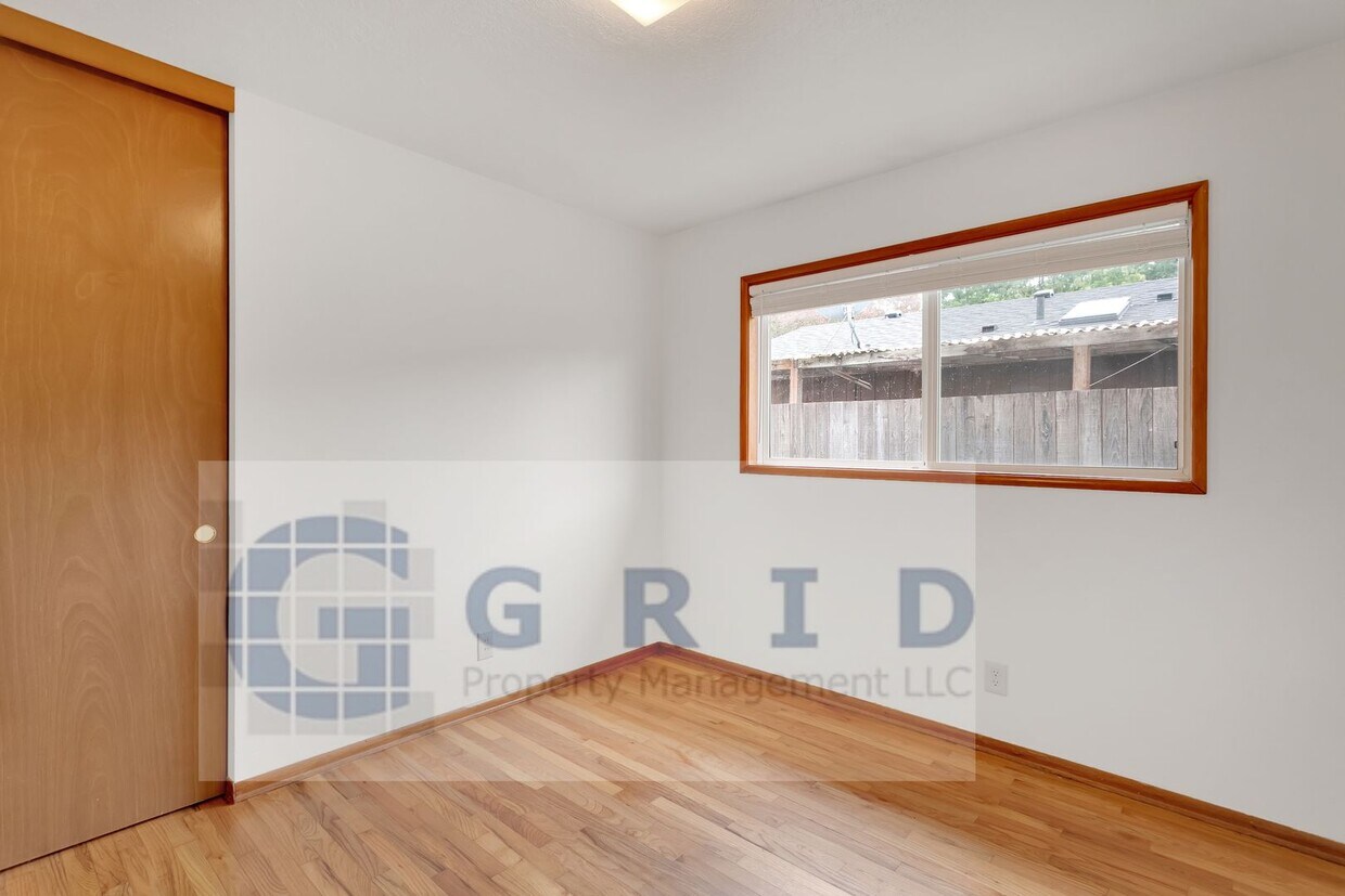 Foto principal - One Bedroom Apartment Available - Montavil...