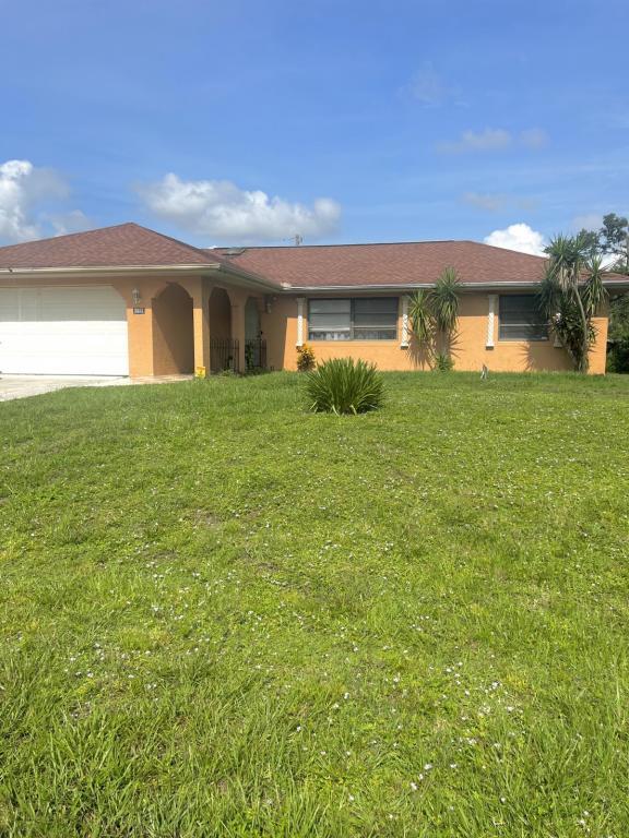 Building Photo - 2013 Redmond St