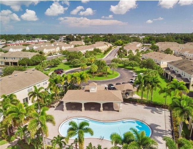 Foto del edificio - 6839 46th Ln N