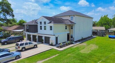 Building Photo - 13117 Vickery St