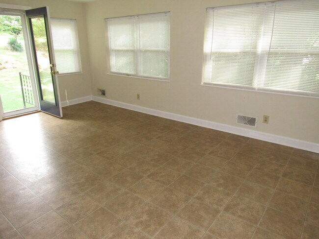 Building Photo - 4522 Blue Ridge Blvd