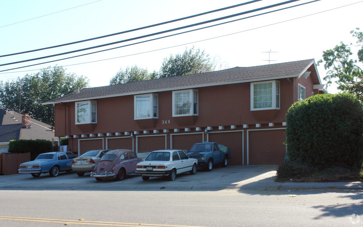 Building Photo - 364 S Cypress Ave