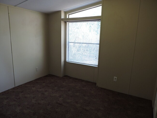 Building Photo - 7380 Bills Way