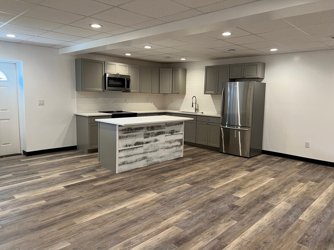 309 W Main St Unit 6, New Alexandria, PA 15670 Apartments in New