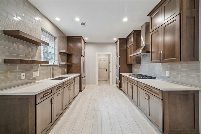 Foto del edificio - 3115 Cedar Knolls Dr