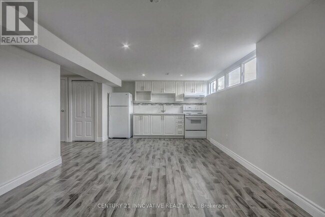 Building Photo - 17 Tralee Ave