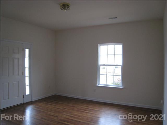 Building Photo - 7124 Somerset Springs Dr