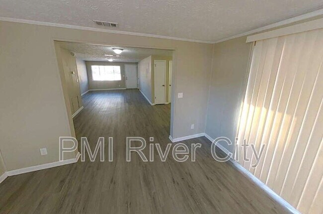 Foto del edificio - 1214 Santiago Dr