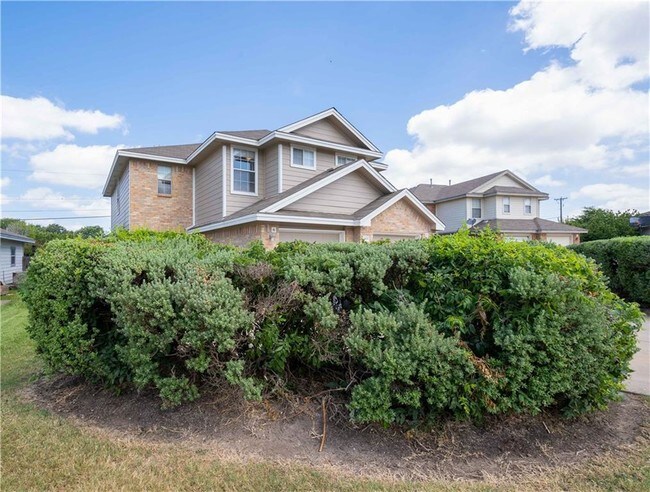 Building Photo - 2875 Southampton Way