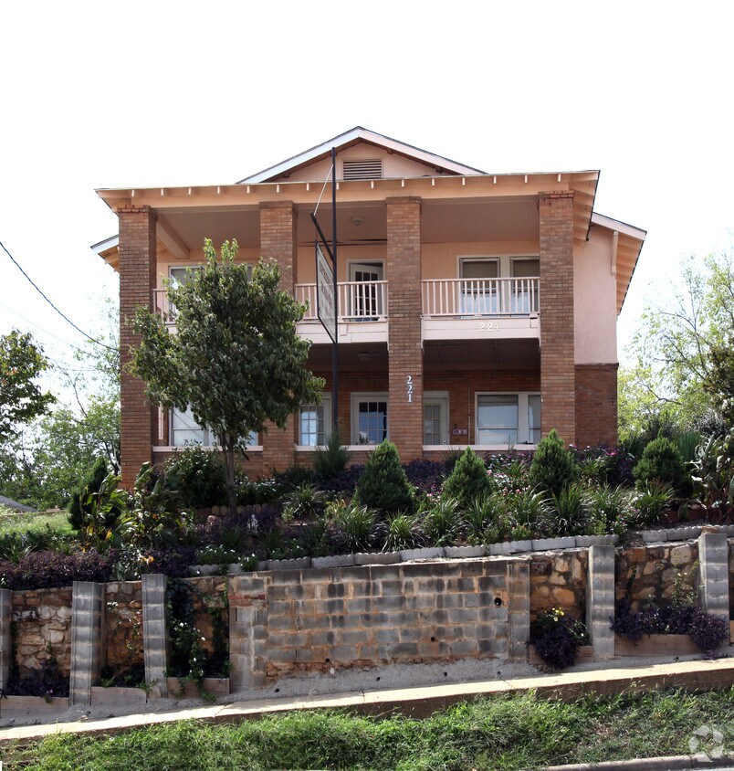 Foto del edificio - 221 Orange St
