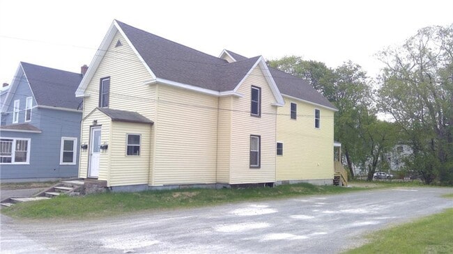 Building Photo - 211 Water St