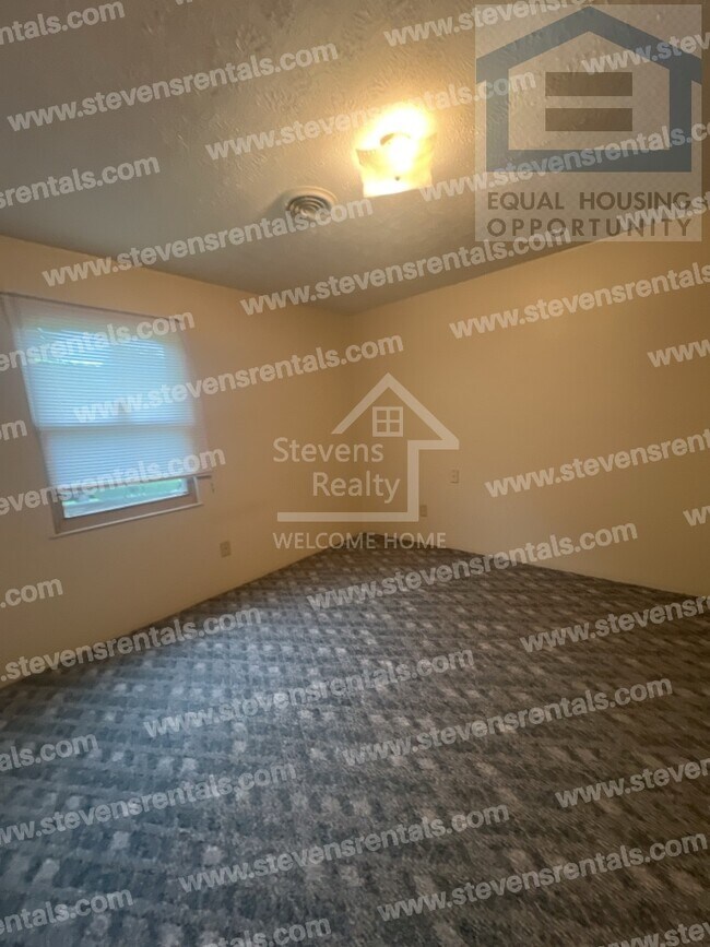 Building Photo - 1203 Mountain View Dr