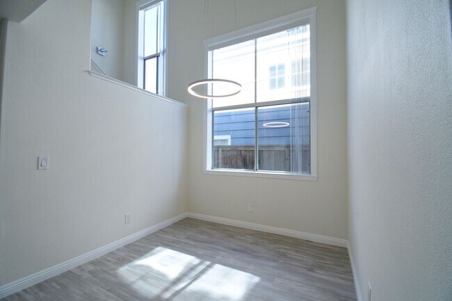 Building Photo - Sunnyvale Modern Single Family Residential...
