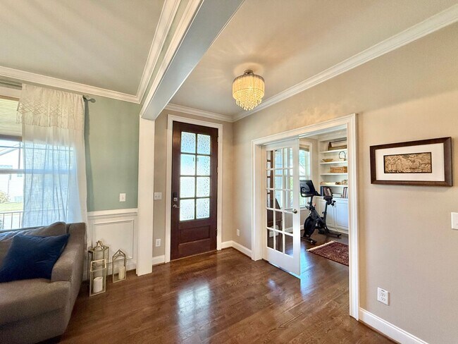 Foto del edificio - Luxurious 4BD, 3.5BA North Raleigh Home wi...
