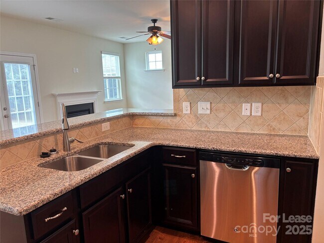 Building Photo - 78123 Rillstone Dr