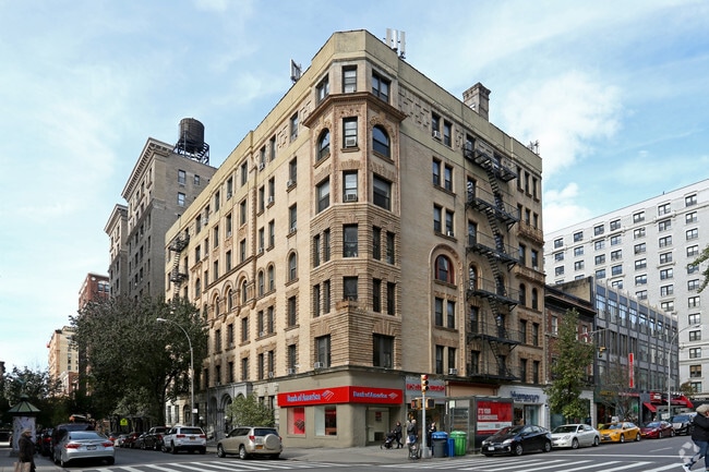 Building Photo - 233 W 83rd St