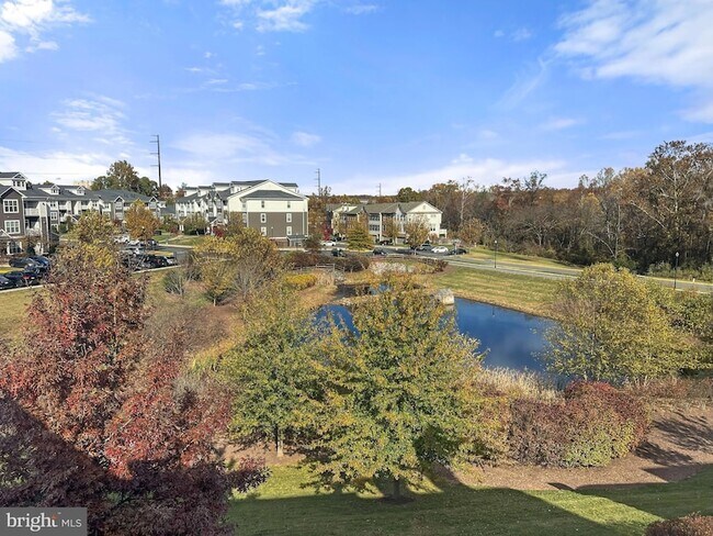 Foto del edificio - 8942 Dahlgren Ridge Rd