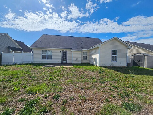Foto del edificio - Neighborhood In Hoke County With Amenities