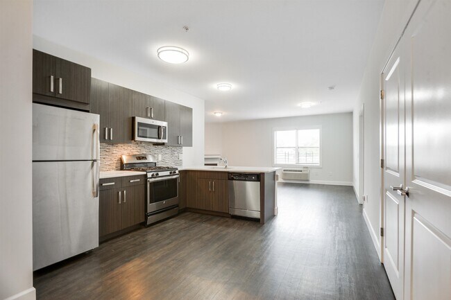 Building Photo - 510 45th St