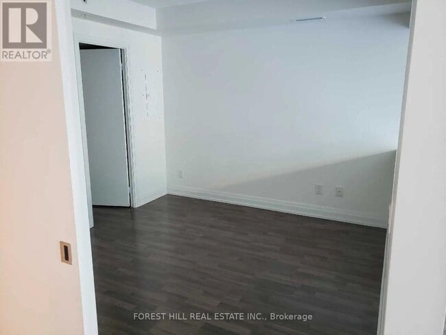 Building Photo - 555 Wilson Ave
