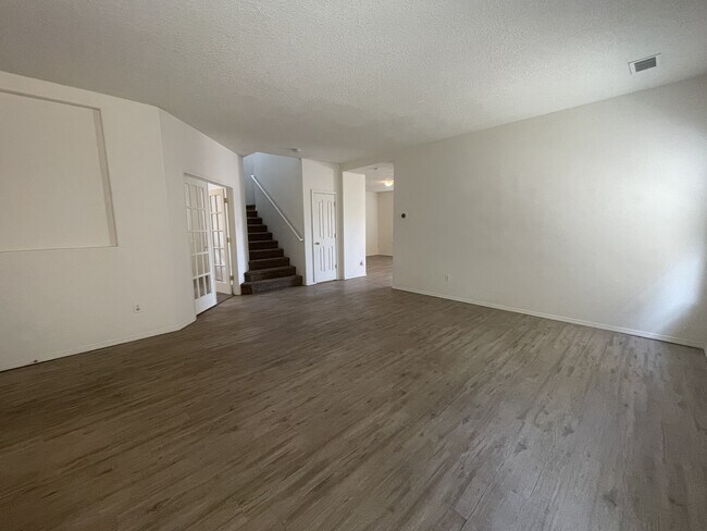 Foto del edificio - 3540 Clear Creek Rd