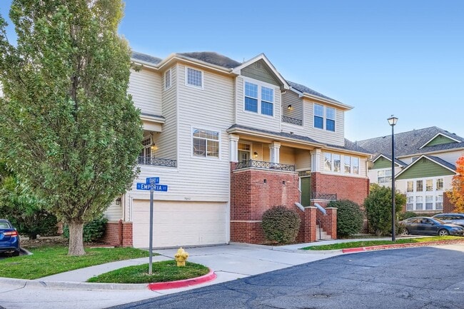 Spacious 3-Bedroom Townhome in Prime Denve... - Spacious 3-Bedroom Townhome in Prime Denve...