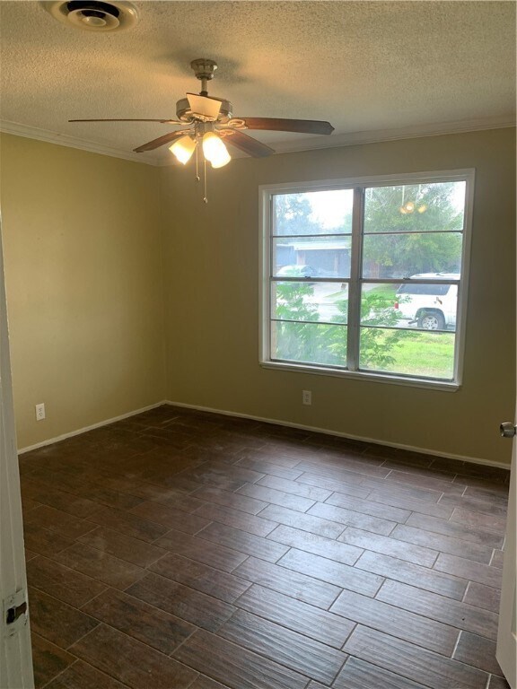Building Photo - 6026 Orms Dr